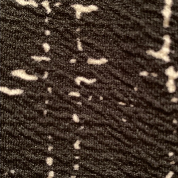 Chic Black and White Print Jacket with Clear bands in the cuff region NWOT - Picture 8 of 11